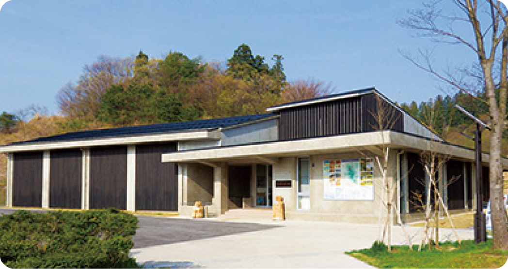 Shiseki-Furutsuhachimanyama Site and the 
Yayoi-Hills Pavilion